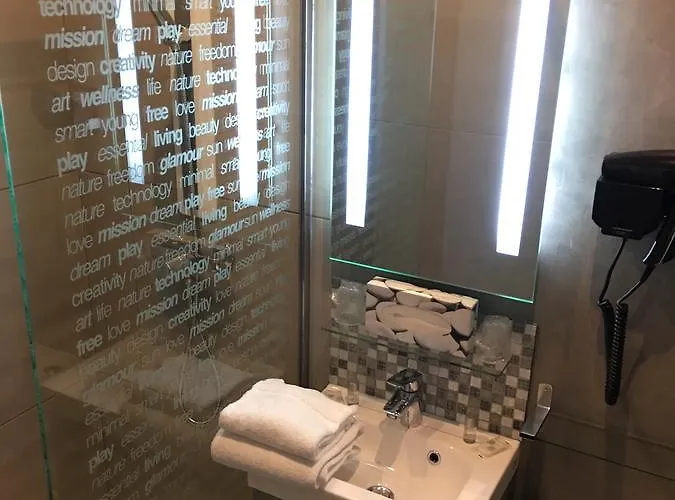 فندق La Mascotte 3*